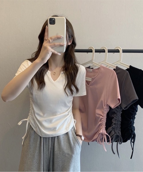 Teem Store(チームストア)の「サイドギャザー リボンVネックタイトT シャーリング半袖タイトT(Tシャツ/カットソー・レディース・ブラック/チャコール/ピンク/ホワイト・M/S)」の11枚目の写真