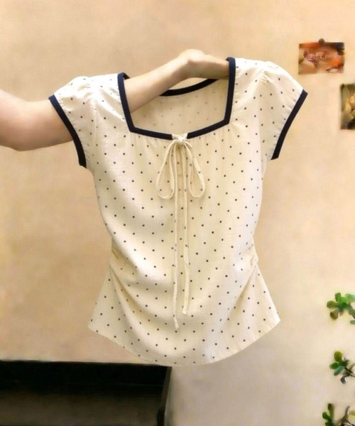 LUCPY(ラクピー)の「配色パイピング ドットリボントップス(その他トップス・レディース・ホワイト・XX-LARGE/X-LARGE/LARGE/MEDIUM)」の1枚目の写真