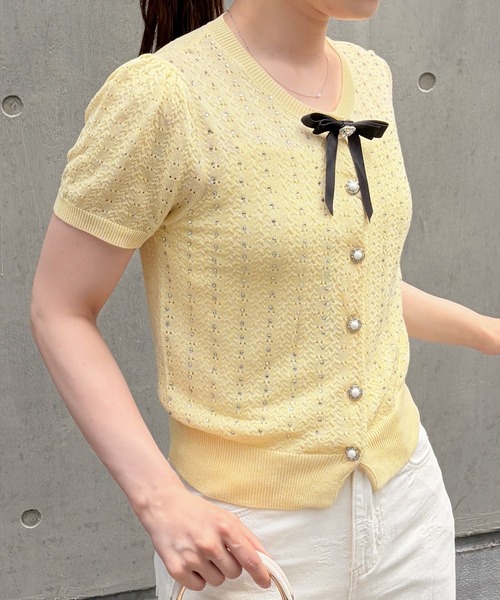 MISCH MASCH(ミッシュマッシュ)の「2026春夏新作 ビジューボタン透かし編み半袖カーディガン(ニット/セーター・レディース・ブラック/ホワイト/イエロー・フリ-)」の11枚目の写真