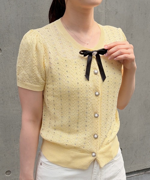 MISCH MASCH(ミッシュマッシュ)の「2026春夏新作 ビジューボタン透かし編み半袖カーディガン(ニット/セーター・レディース・ブラック/ホワイト/イエロー・フリ-)」の12枚目の写真