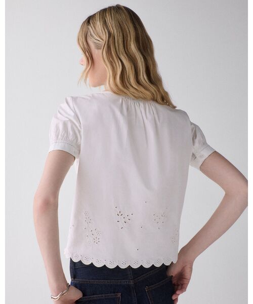 kate spade new york(ケイトスペード ニューヨーク)の「ブロドリー アングレーズ トップ(Tシャツ/カットソー・レディース・ベージュ・SMALL/MEDIUM)」の4枚目の写真