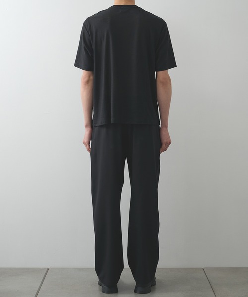 markaware(マーカウェア)の「【marka/マーカ】ラミー天竺 / クルーネックTee / CREW NECK TEE(Tシャツ/カットソー・メンズ・ダークグレー/ブラック・2/1)」の5枚目の写真