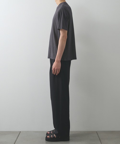 markaware(マーカウェア)の「【marka/マーカ】ラミー天竺 / クルーネックTee / CREW NECK TEE(Tシャツ/カットソー・メンズ・ダークグレー/ブラック・2/1)」の9枚目の写真