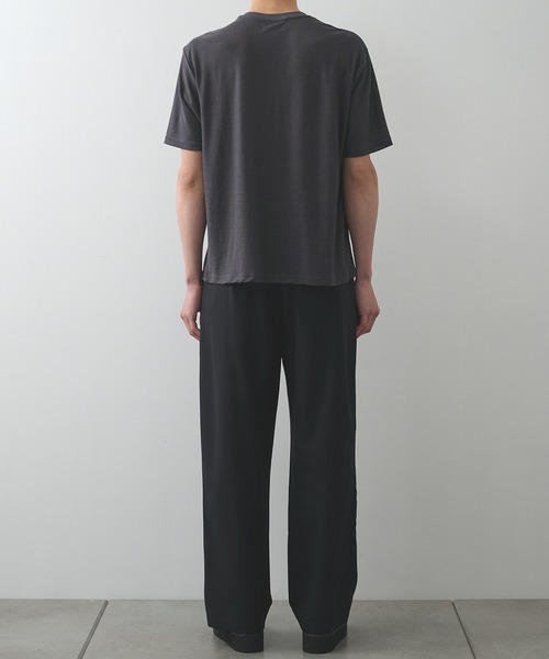 markaware(マーカウェア)の「【marka/マーカ】ラミー天竺 / クルーネックTee / CREW NECK TEE(Tシャツ/カットソー・メンズ・ダークグレー/ブラック・2/1)」の10枚目の写真