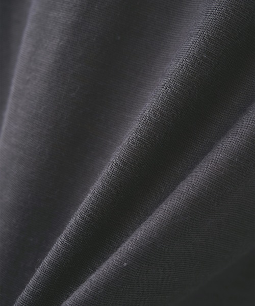 markaware(マーカウェア)の「【marka/マーカ】ラミー天竺 / クルーネックTee / CREW NECK TEE(Tシャツ/カットソー・メンズ・ダークグレー/ブラック・2/1)」の11枚目の写真