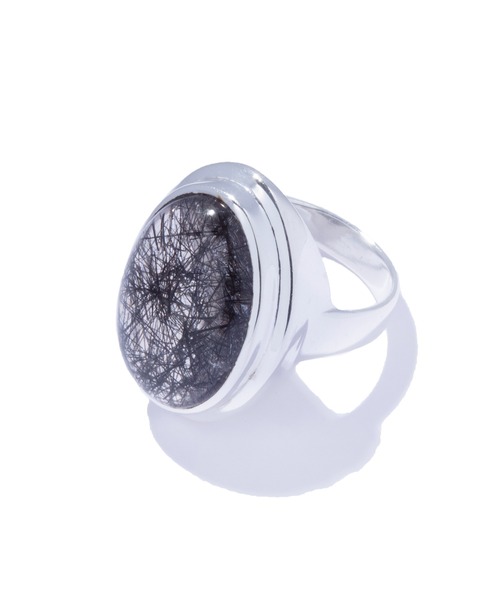 quip queint(クイップクエイント)の「【quip queint】oval nebula ring black rutille/オーバル ネビュラ リング ブラックルチル シルバー(リング・レディース・ブラック系その他・#15/#13/#11/#9)」の2枚目の写真