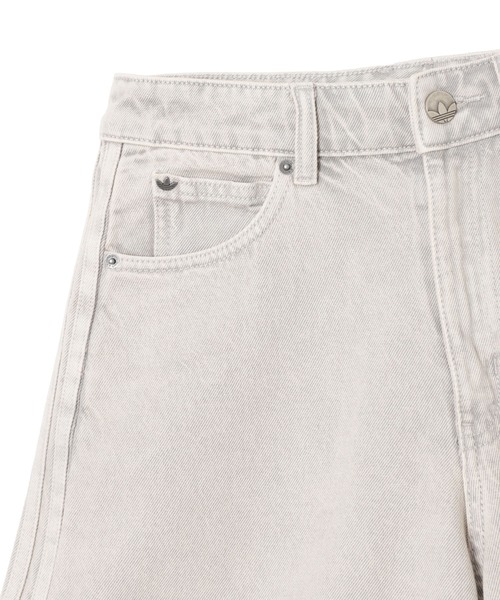adidas（アディダス）の「FIREBIRD JORTS DENIM KQ6477（その他パンツ・メンズ・ライトブルー・MEDIUM/LARGE/X-LARGE/SMALL）」の5枚目の写真