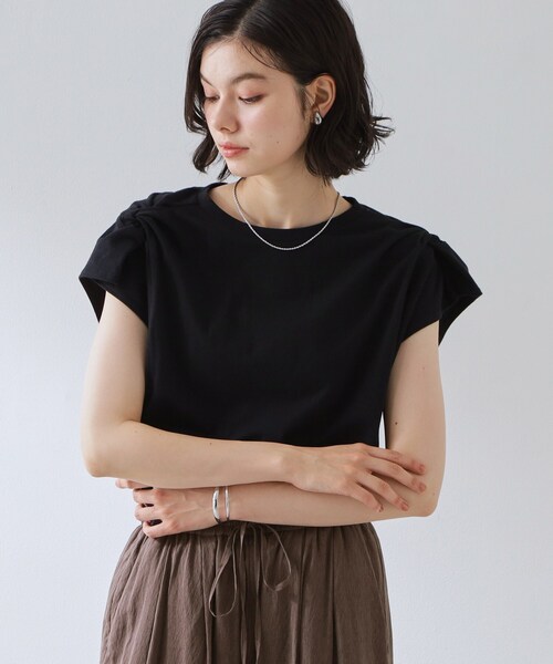 THE SHOP TK (ザ ショップ ティーケー )の「【ひんやり/汗じみ防止】ツイストアクセントトップス(Tシャツ/カットソー・レディース・オフホワイト/グリーン/ブラック/ダークブラウン・13/12)」の9枚目の写真