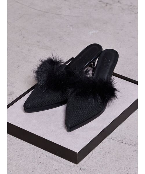 GYDA(ジェイダ)の「フェイクファーbijouミュール(パンプス・レディース・ブラック/アイボリー・SMALL/MEDIUM/LARGE)」の2枚目の写真