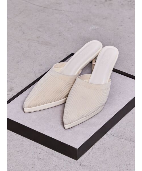 GYDA(ジェイダ)の「フェイクファーbijouミュール(パンプス・レディース・ブラック/アイボリー・SMALL/MEDIUM/LARGE)」の4枚目の写真