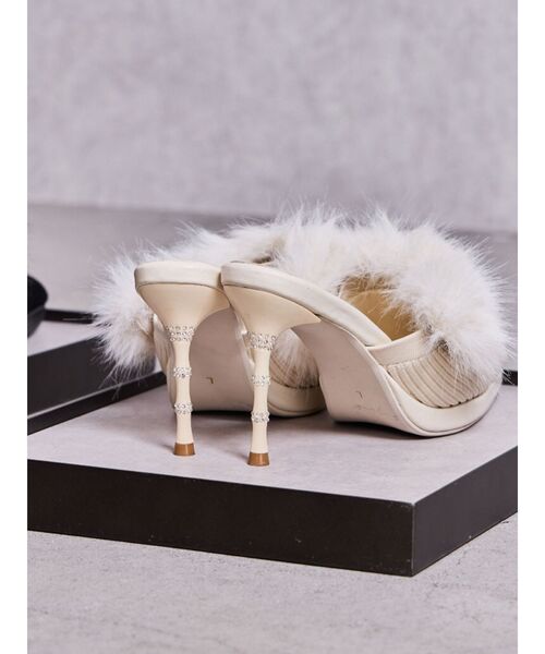 GYDA(ジェイダ)の「フェイクファーbijouミュール(パンプス・レディース・ブラック/アイボリー・SMALL/MEDIUM/LARGE)」の5枚目の写真