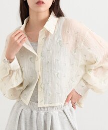 フラワー刺繍クロップドシャツ