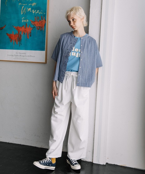 POU DOU DOU(プードゥドゥ)の「布帛使いフリルデザイントップス(Tシャツ/カットソー・レディース・オフホワイト/ネイビー/ブラック・3)」の4枚目の写真