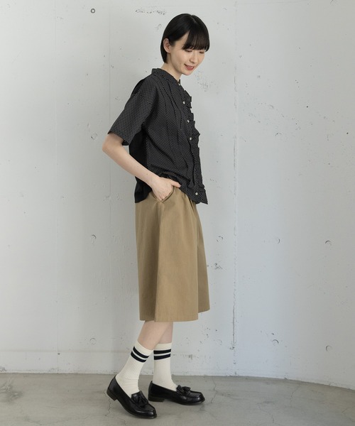 POU DOU DOU(プードゥドゥ)の「布帛使いフリルデザイントップス(Tシャツ/カットソー・レディース・オフホワイト/ネイビー/ブラック・3)」の22枚目の写真