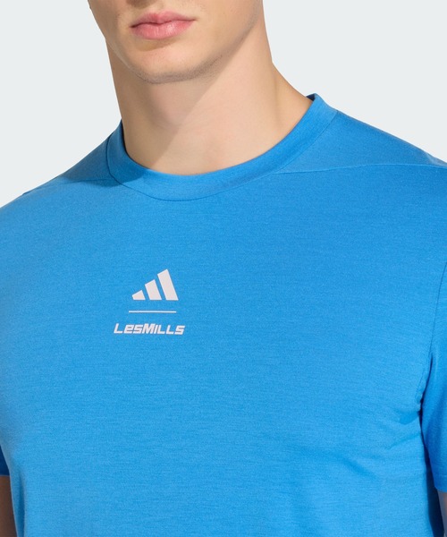adidas(アディダス)の「Les Mills グラフィック 半袖Tシャツ / アディダス adidas(Tシャツ/カットソー・メンズ・ブルー系その他・SMALL/MEDIUM/XX-SMALL/XX-LARGE/LARGE/3XL/X-SMALL/X-LARGE)」の4枚目の写真