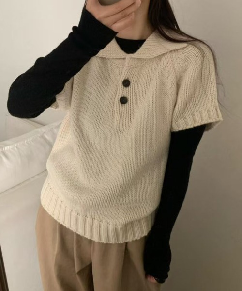 FAVORITO（ファヴォリート）の「襟付きニットトップス（ニット/セーター・レディース・レッド/グレー/オフホワイト・F）」の2枚目の写真