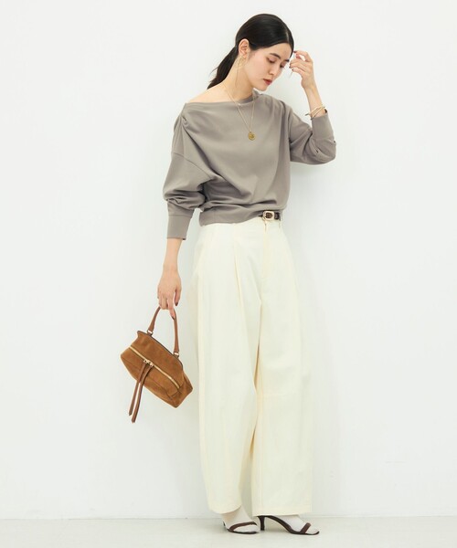 NOLLEY’S Sophi(ノーリーズソフィ)の「【BECシリーズ】《セットアップ対応》ウォッシャブルライトダンボールジョーゼット2WAYプルオーバー(Tシャツ/カットソー・レディース・ブラック/カーキ/ダークブラウン・38)」の4枚目の写真