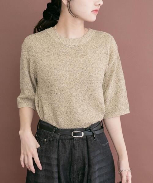 ITEMS URBANRESEARCH（アイテムズ アーバンリサーチ）の「ラメ半袖ニット（ニット/セーター・レディース・オフホワイト/ゴールド/ブラック・FREE）」の3枚目の写真