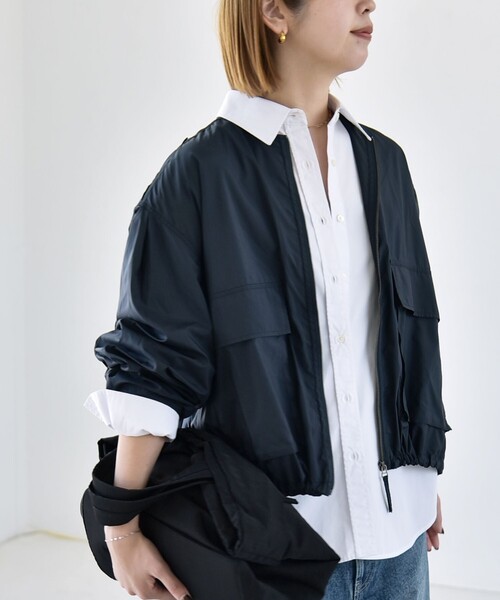 quaranciel（カランシエル）の「quaranciel:〈防水/防風/洗濯機可能〉LIMONTA EAST ノーカラー ドロスト ブルゾン（ブルゾン・レディース・ブラウン/ネイビー・ONE SIZE）」の5枚目の写真
