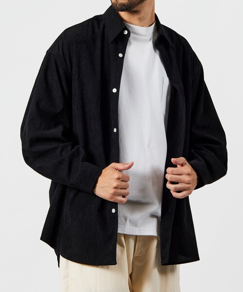 FREAK'S STORE（フリークスストア）の「限定展開 Relax Fit リラックスフィット コーデュロイ レギュラーカラー シャツ（シャツ/ブラウス・メンズ・チャコールグレー/ブラック/ブラウン/オリーブ/ベージュ/ナチュラル・SMALL/LARGE/MEDIUM）」の2枚目の写真