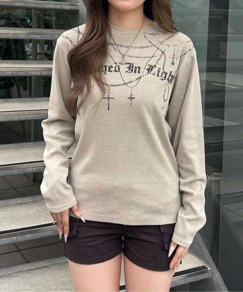 lilful（リルフル）の「【26年秋冬新作】スパンリブ加工 チェーンプリントロンT（Tシャツ/カットソー・レディース・ベージュ/ブラック・M/L）」の5枚目の写真