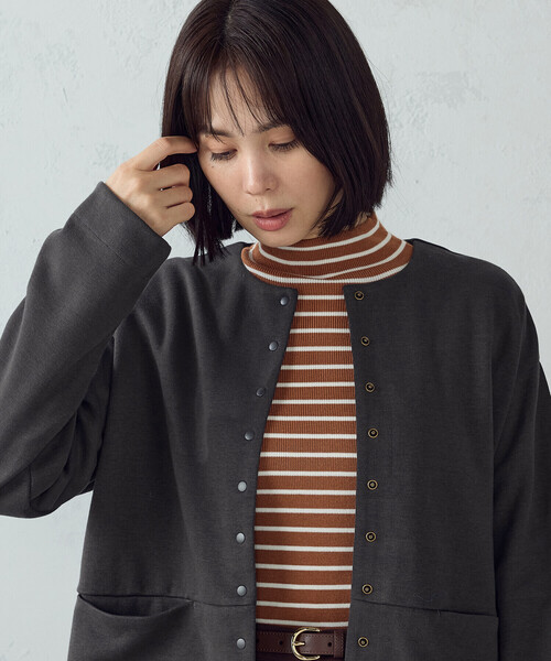 COMME CA ISM(コムサイズム)の「ダンボールニット スナップカーディガン(カーディガン/ボレロ・レディース・ネイビー/グレイッシュベージュ/チャコール・XL/M/S/L)」の2枚目の写真