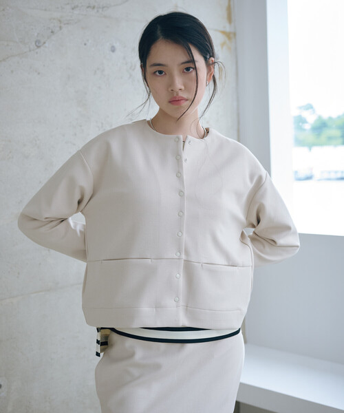 COMME CA ISM(コムサイズム)の「ダンボールニット スナップカーディガン(カーディガン/ボレロ・レディース・ネイビー/グレイッシュベージュ/チャコール・XL/M/S/L)」の5枚目の写真
