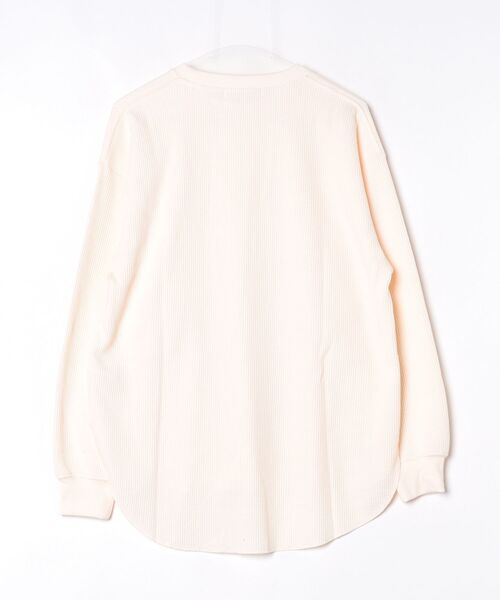 OMNES(オムネス)の「リラックスフィットワッフル裾ラウンドヘム長袖カットソー(Tシャツ/カットソー・レディース・ダークグレー/アイボリー・FREE)」の3枚目の写真