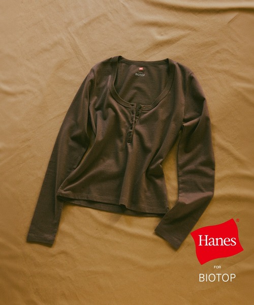 BIOTOP(ビオトープ)の「WOMEN【Hanes for BIOTOP】CLEAR CUT COTTON HENLEY NECK PULLOVER(Tシャツ/カットソー・レディース・ホワイト/ブラウン/ブラック・FREE)」の4枚目の写真