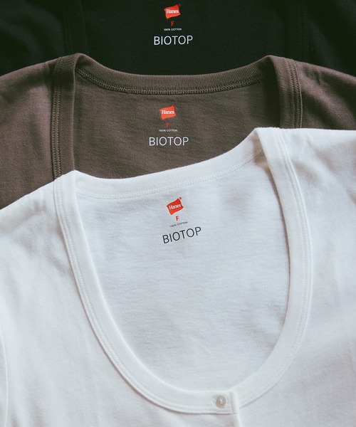 BIOTOP(ビオトープ)の「WOMEN【Hanes for BIOTOP】CLEAR CUT COTTON HENLEY NECK PULLOVER(Tシャツ/カットソー・レディース・ホワイト/ブラウン/ブラック・FREE)」の10枚目の写真