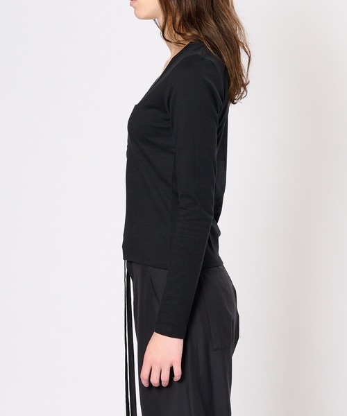 BIOTOP(ビオトープ)の「WOMEN【Hanes for BIOTOP】CLEAR CUT COTTON HENLEY NECK PULLOVER(Tシャツ/カットソー・レディース・ホワイト/ブラウン/ブラック・FREE)」の16枚目の写真