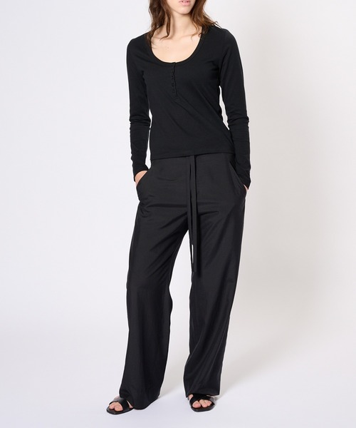 BIOTOP(ビオトープ)の「WOMEN【Hanes for BIOTOP】CLEAR CUT COTTON HENLEY NECK PULLOVER(Tシャツ/カットソー・レディース・ホワイト/ブラウン/ブラック・FREE)」の19枚目の写真
