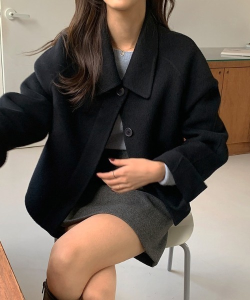 FLINEA(フリネア)の「レギュラーカラーシングルブレストメルトンショートコート(ステンカラーコート・レディース・グレー/チャコールグレー/ブラック/ベージュ・FREE)」の15枚目の写真