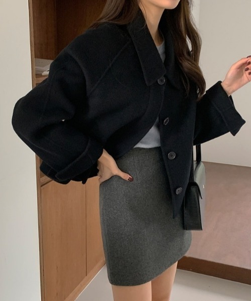 FLINEA(フリネア)の「レギュラーカラーシングルブレストメルトンショートコート(ステンカラーコート・レディース・グレー/チャコールグレー/ブラック/ベージュ・FREE)」の12枚目の写真
