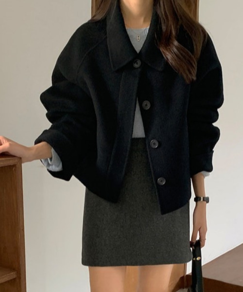 FLINEA(フリネア)の「レギュラーカラーシングルブレストメルトンショートコート(ステンカラーコート・レディース・グレー/チャコールグレー/ブラック/ベージュ・FREE)」の9枚目の写真