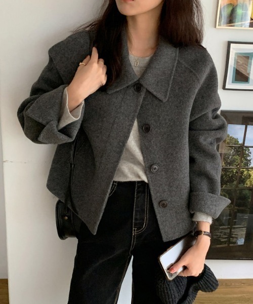 FLINEA(フリネア)の「レギュラーカラーシングルブレストメルトンショートコート(ステンカラーコート・レディース・グレー/チャコールグレー/ブラック/ベージュ・FREE)」の19枚目の写真