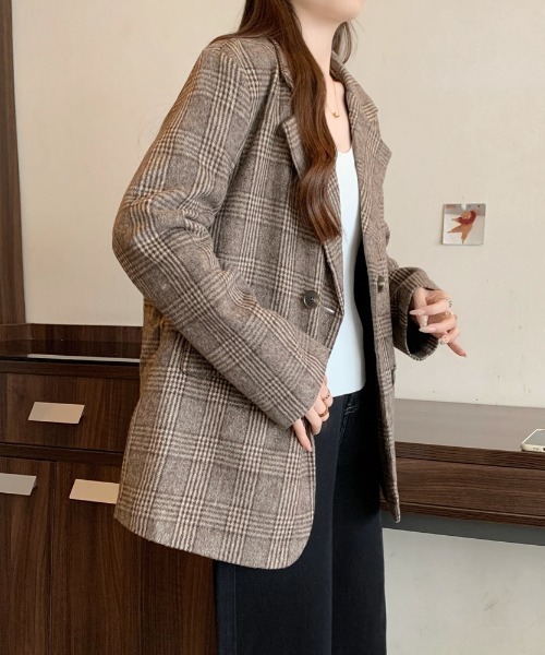 LUCPY(ラクピー)の「チェック柄ダブルテーラードジャケット(テーラードジャケット・レディース・ブラウン・X-LARGE/LARGE/MEDIUM/XX-LARGE)」の5枚目の写真