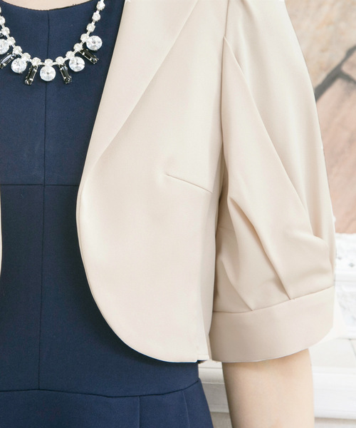 PourVous（プールヴー）の「存在感ある プリーツ パフ ボレロ / 結婚式 フォーマル ドレス羽織りパーティーや 二次会 同窓会対応 長袖 オケージョン （テーラードジャケット・レディース・ベージュ/ブラック・M）」の9枚目の写真