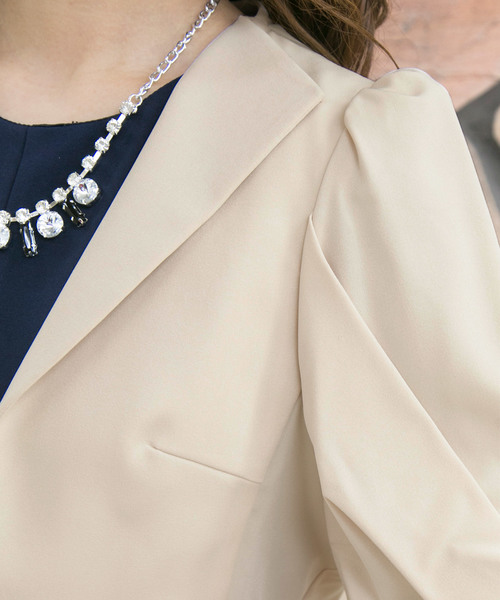 PourVous（プールヴー）の「存在感ある プリーツ パフ ボレロ / 結婚式 フォーマル ドレス羽織りパーティーや 二次会 同窓会対応 長袖 オケージョン （テーラードジャケット・レディース・ベージュ/ブラック・M）」の11枚目の写真