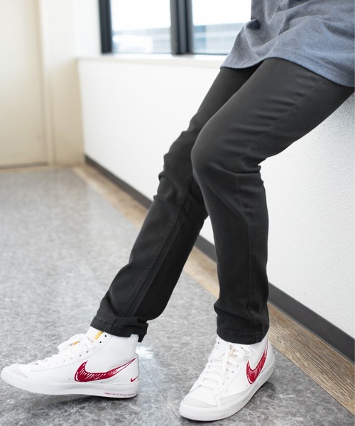 ８(eight)（エイト）の「ストレッチスキニーパンツ（チノパンツ・メンズ・マスタード/ブラック/カーキ/グレー/ワイン/ベージュ/ロイヤルブルー/ネイビー/ホワイト/ミント/ダークインディゴブルー/ブルー系その他/チャコールグレー・X-LARGE/SMALL/MEDIUM/LARGE）」の3枚目の写真