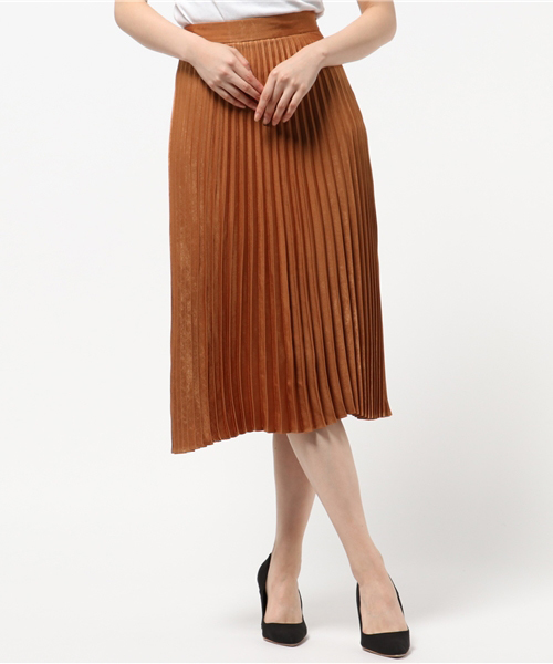 MOUSSY（マウジー）の「SHINY PLEATS SKIRT（スカート・レディース・キャメル/ボルドー/ブラック・2/1）」の8枚目の写真