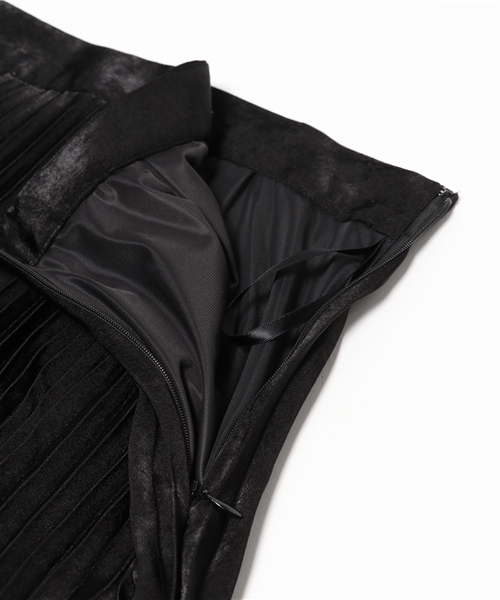 MOUSSY（マウジー）の「SHINY PLEATS SKIRT（スカート・レディース・キャメル/ボルドー/ブラック・2/1）」の5枚目の写真