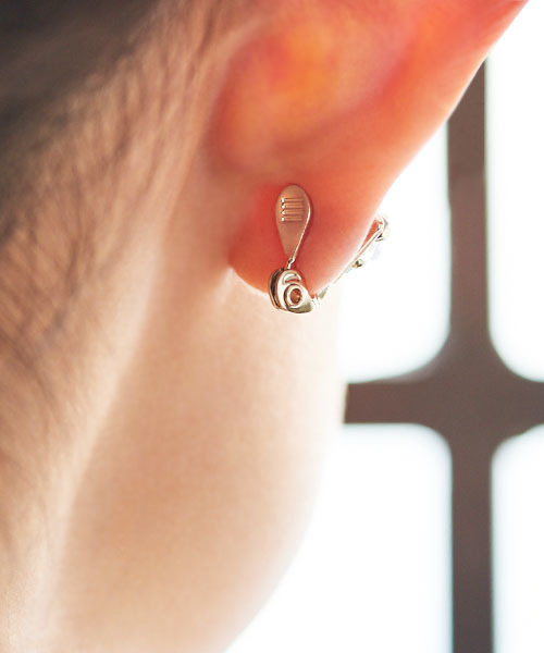 CLAFty by STYLE DELI(クラフティバイスタイルデリ)の「PEARL earring 002 (イヤリング・レディース・アイボリー・FREE)」の6枚目の写真
