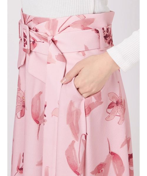 LAGUNAMOON(ラグナムーン)の「リリ-フラワーコルセットベルトフレアースカート(スカート・レディース・ブラック/ピンク・SMALL/MEDIUM)」の6枚目の写真