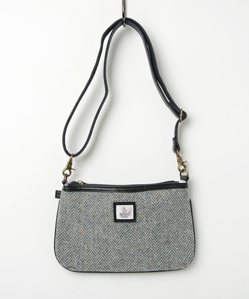 LBC（エルビーシー）の「【Harris Tweed】ハリスツイード 2WAYショルダー             （ショルダーバッグ・レディース・グレー/レッド/ブルー・FREE）」の2枚目の写真