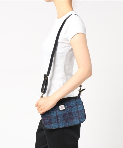 LBC（エルビーシー）の「【Harris Tweed】ハリスツイード 2WAYショルダー             （ショルダーバッグ・レディース・グレー/レッド/ブルー・FREE）」の4枚目の写真