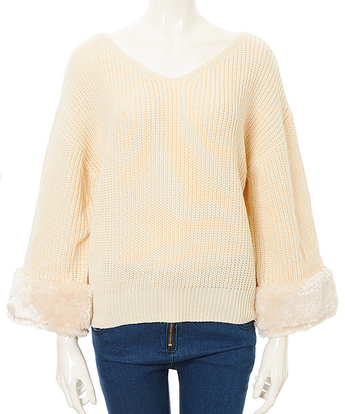 Color（カラー）の「ファースリーブニット（ニット/セーター・レディース・ブラック/オフホワイト/グレー・MEDIUM）」の2枚目の写真