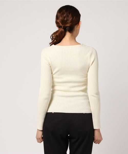 REDYAZEL(レディアゼル)の「Vネックリブニットプルオーバー(Tシャツ/カットソー・レディース・オフホワイト/サックスブルー/グリーン/ピンク/ネイビー・FREE)」の6枚目の写真