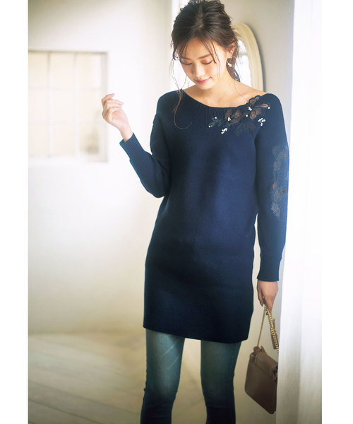 GeeRA(ジーラ)の「エンブロイダリーニットワンピース(ワンピース・レディース・ネイビー/杢グレー/ピンク・MEDIUM/LARGE/X-LARGE)」の6枚目の写真