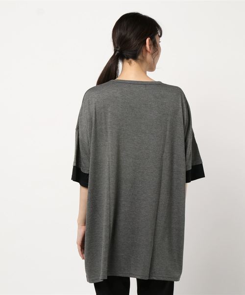 ARCHIVER(アーカイバ)の「【Bl】フェイクVネック半袖カットソー 無地(Tシャツ/カットソー・レディース・チャコールグレー/カーキ/ピンク/マルチ/ブラック・MEDIUM/LARGE)」の7枚目の写真